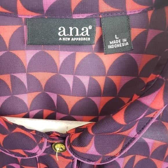 a.n.a. Red And Navy 3/4th Sleeve Gold Button Blouse Sz L - Picture 6 of 9